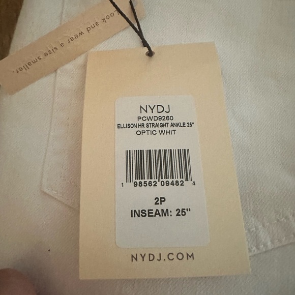 NYDJ Women's white straight ankle 2 petite pants. NWT 25 inseam. Small dust spot - Picture 3 of 7
